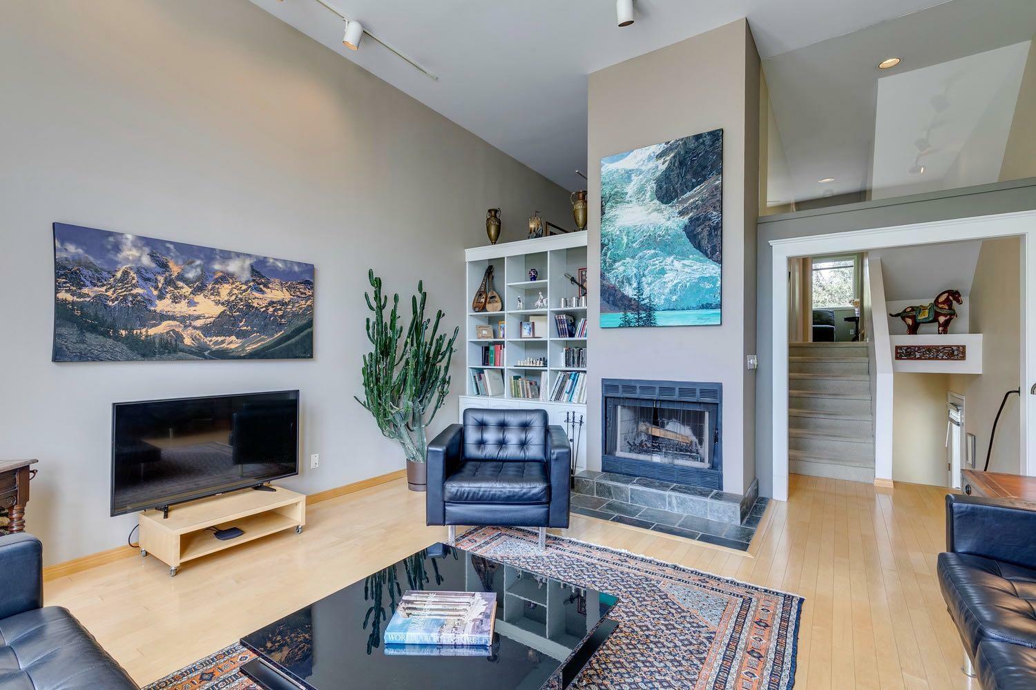 2022 28 Avenue SW  Calgary AB T2T 1K3 photo