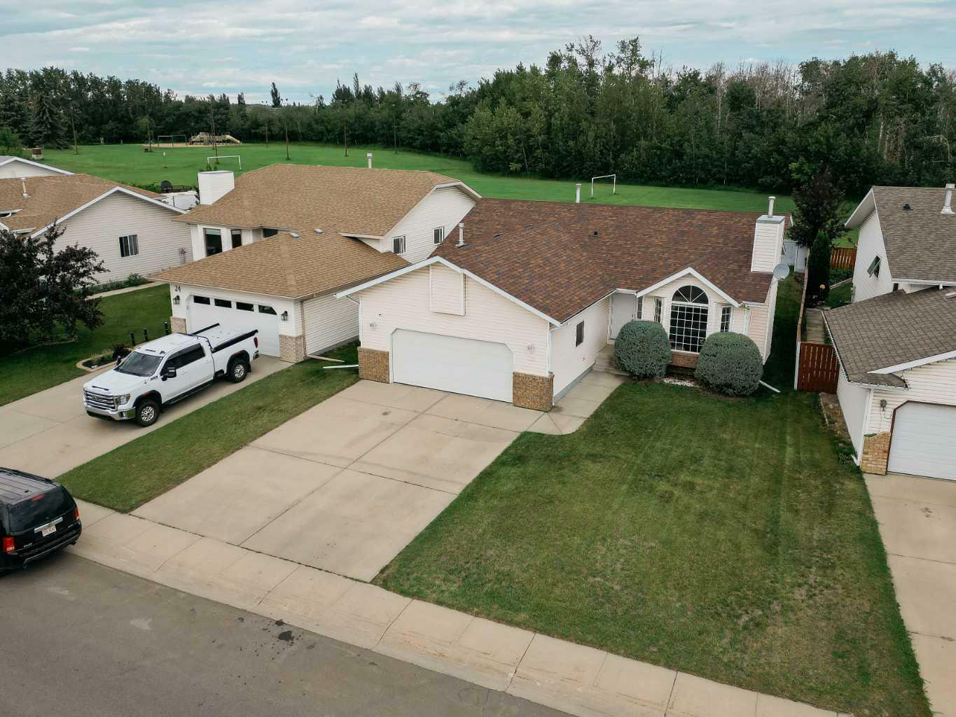 Property Photo: 20 Kirkland Drive AB T4P 3M7