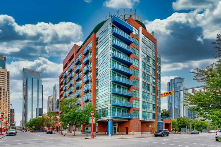 Property Photo:  205 Riverfront Avenue SW 1005  AB T2P 5K4 