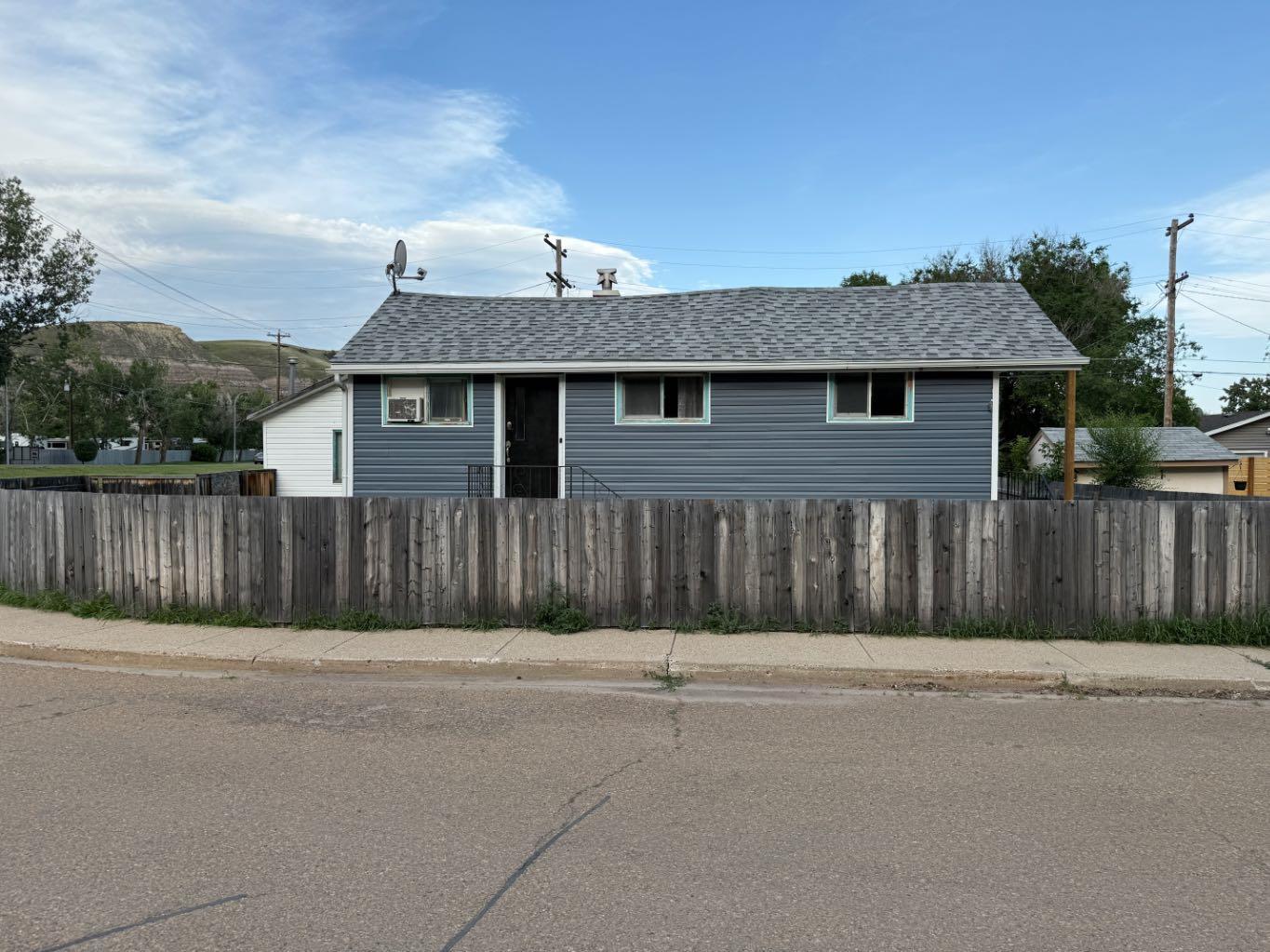 Property Photo: 106 Poplar Crescent AB T0J 0Y1