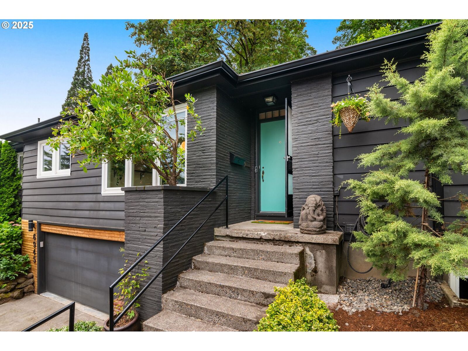 Property Photo:  6945 SW 7th Ave  OR 97219 