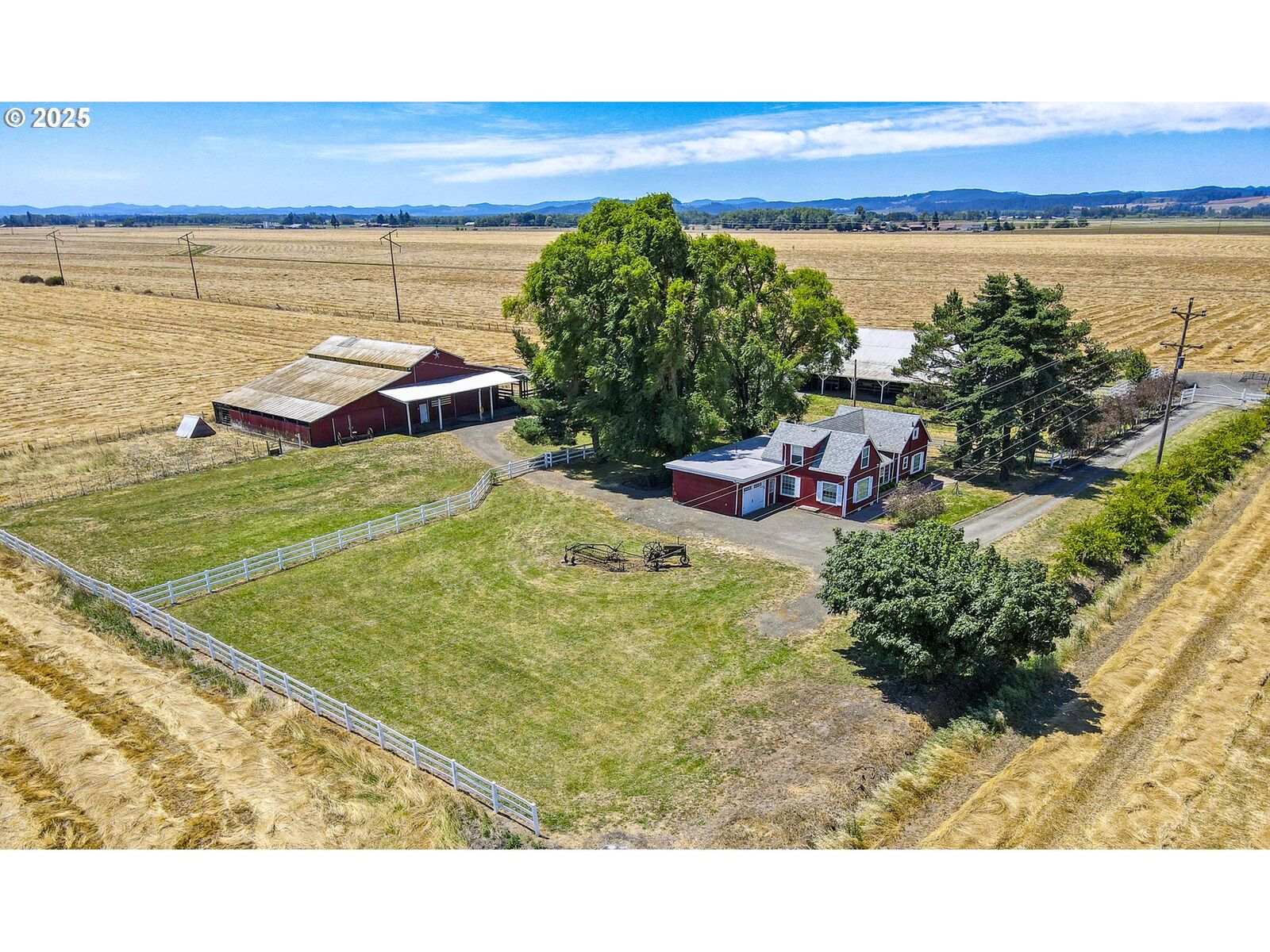 Property Photo: 92950 Pitney Ln OR 97448