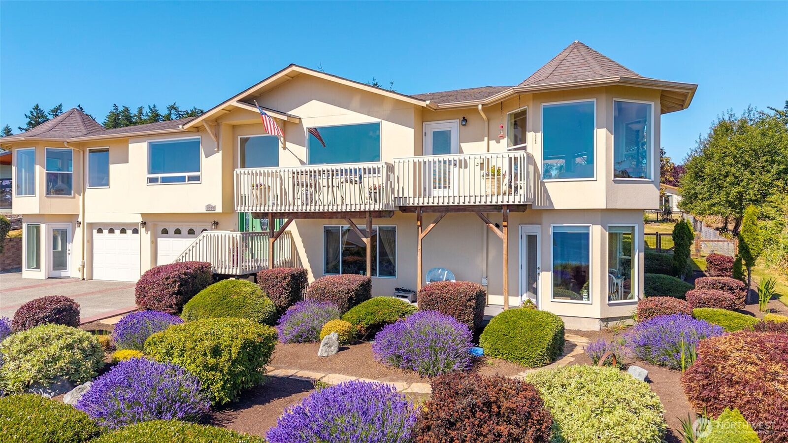 Property Photo:  1223  Rainier Lane  WA 98277 