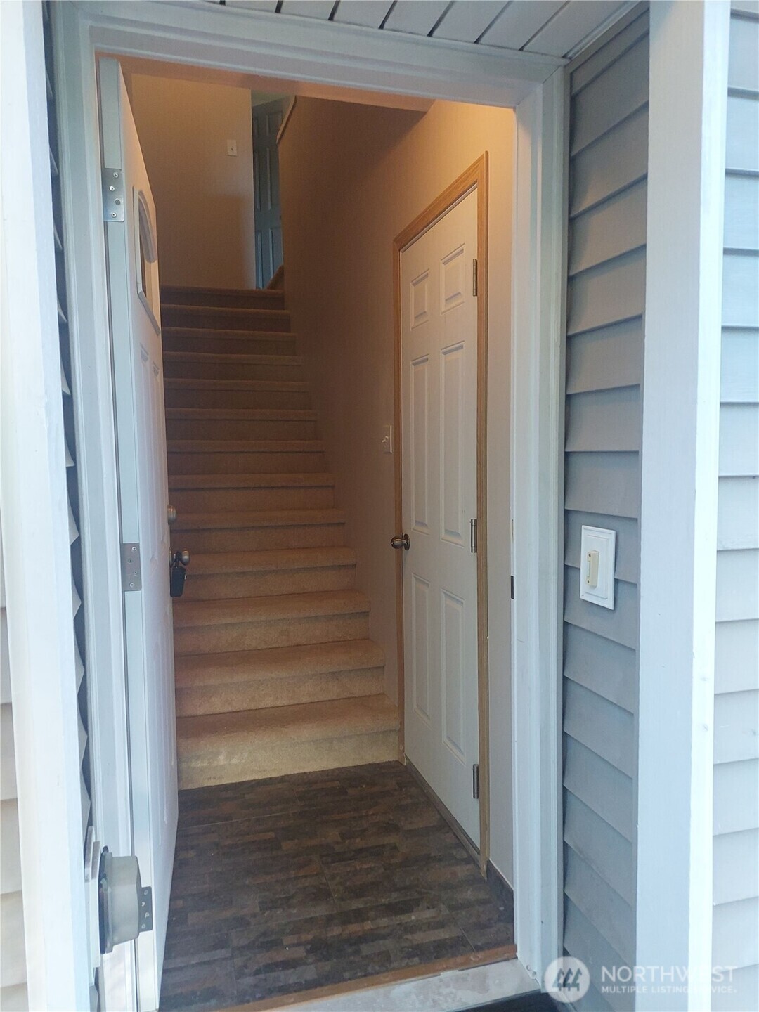 Property Photo: 6907 Rainier Drive E 1B WA 98203