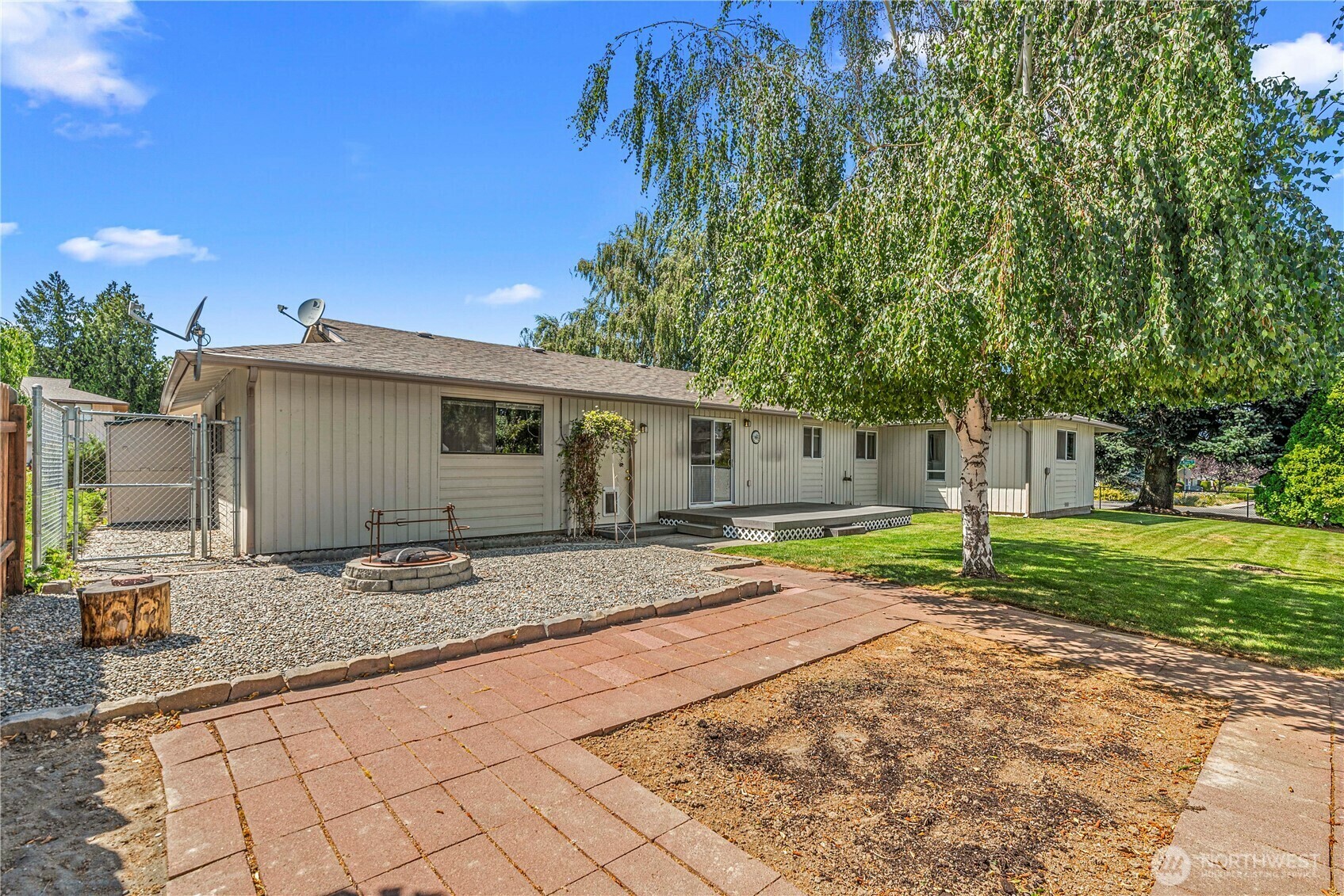 Property Photo:  1201  Poe Street  WA 98801 