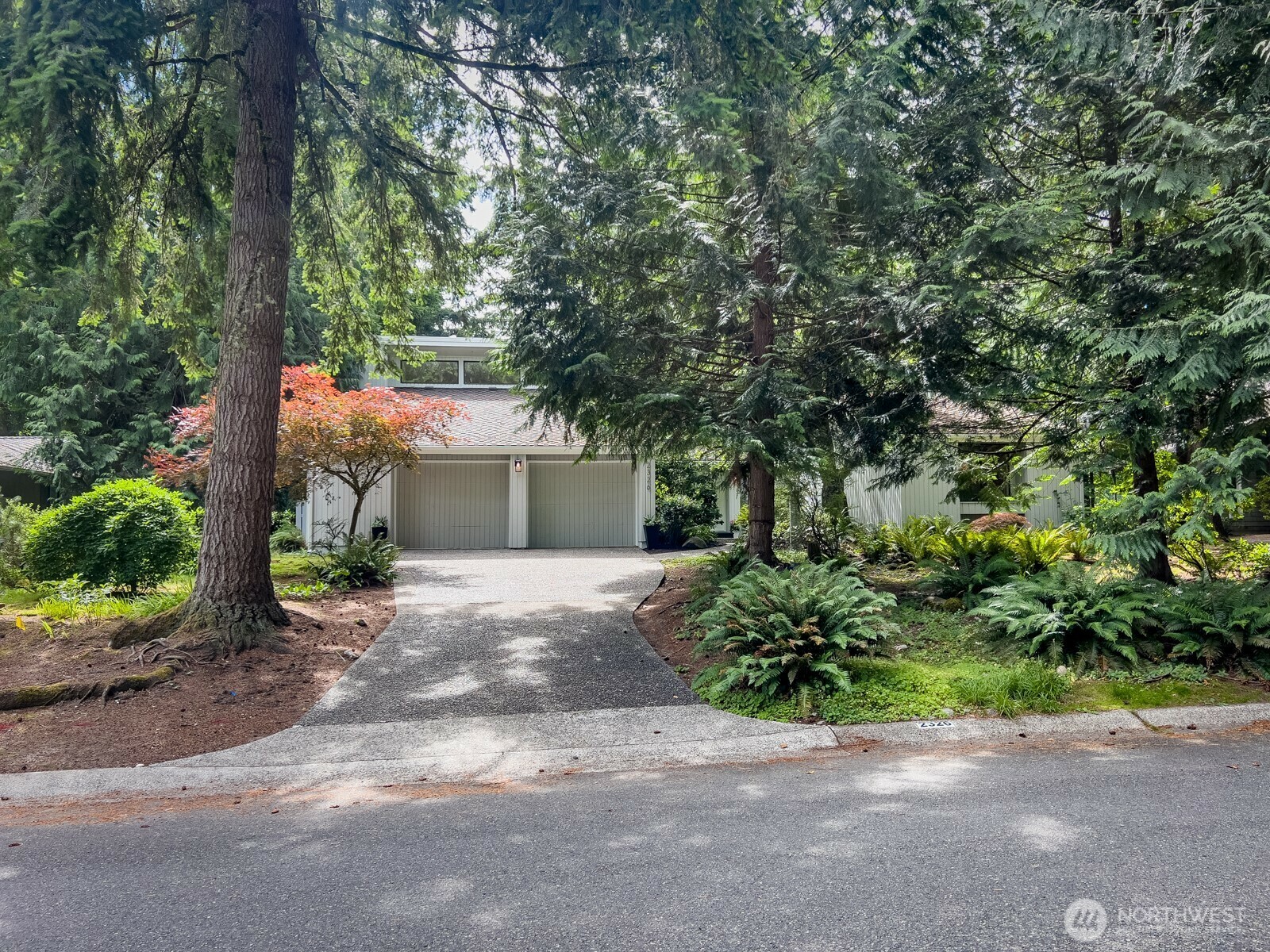 2326  209th Place NE  Sammamish WA 98074 photo