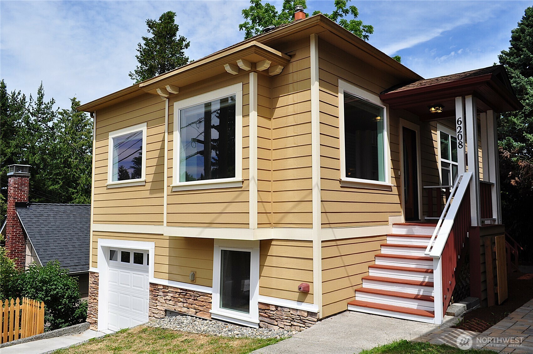 Property Photo: 6208 Fremont Avenue N WA 98103