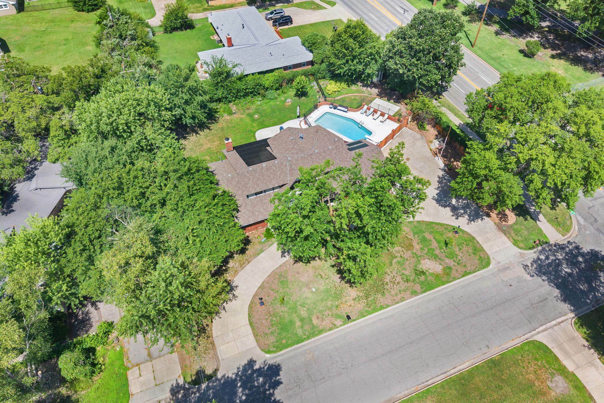 Property Photo: 1327 N Perth Ave KS 67208