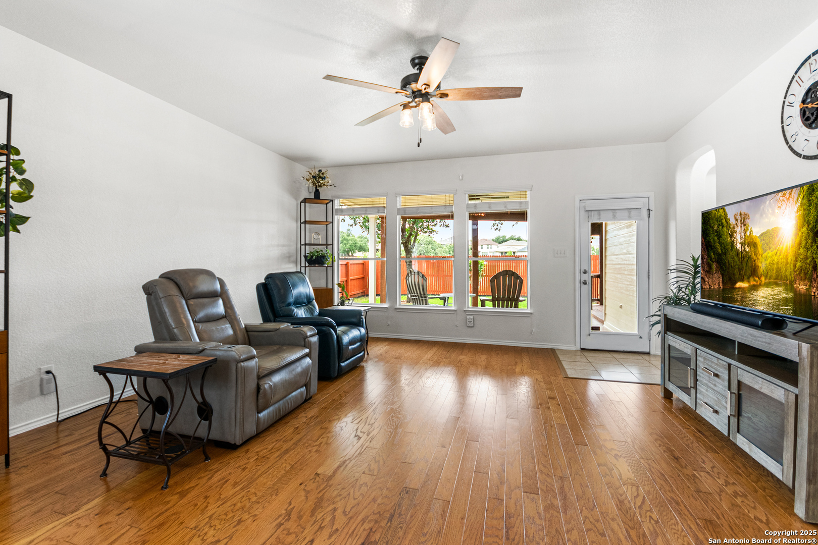 Property Photo: 26239 Lost Creek Way TX 78015