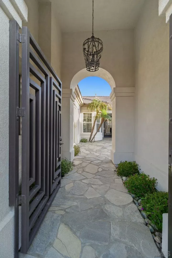 Property Photo:  38 Calle Del Norte  CA 92270 