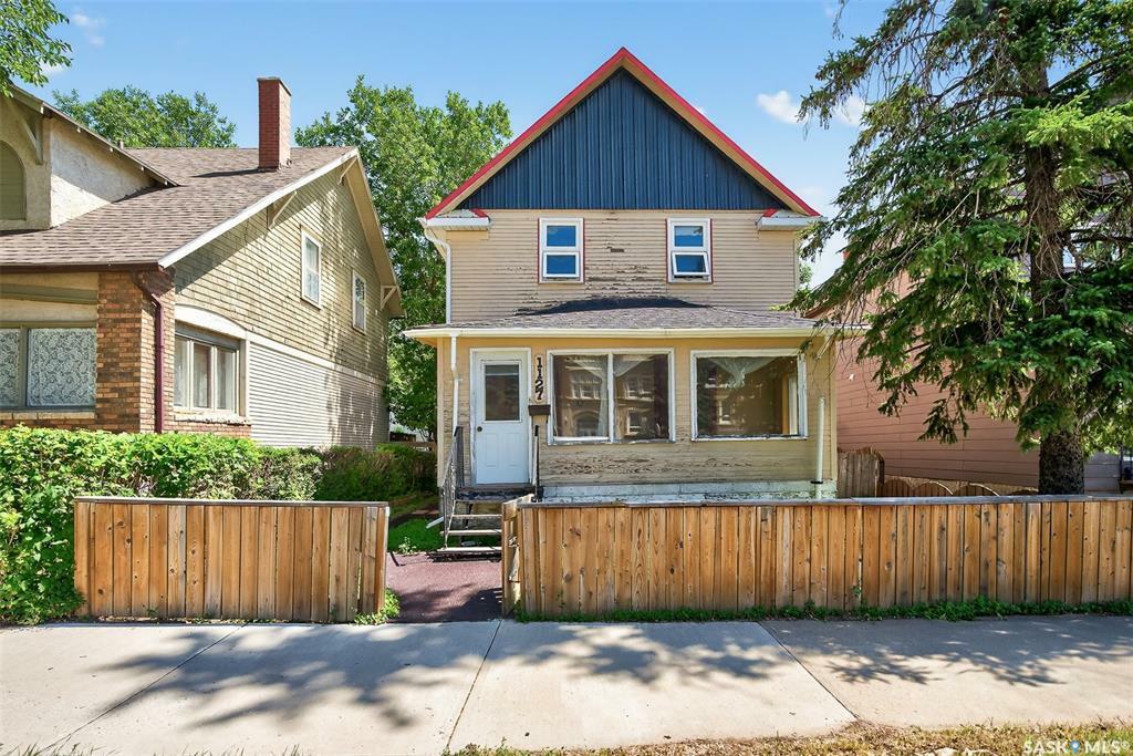 1127 5th Avenue NW  Moose Jaw SK S6H 1K7 photo