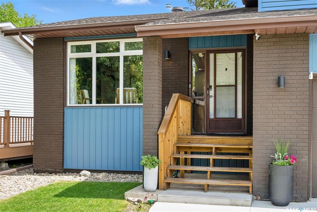 Property Photo: 558 Wollaston Terrace SK S7J 4H2