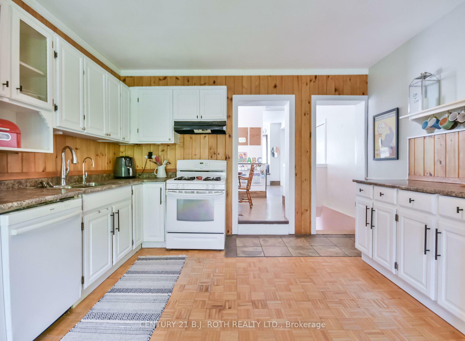Photo de la propriété: 135 Cumberland Street ON L4N 2P9