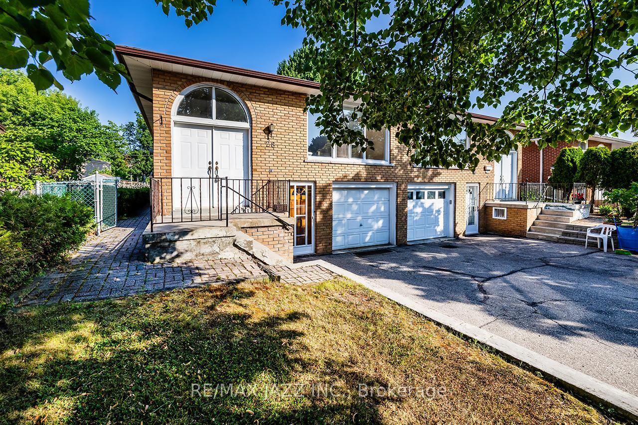 Property Photo:  28 Pilot Street  ON M1E 2C5 