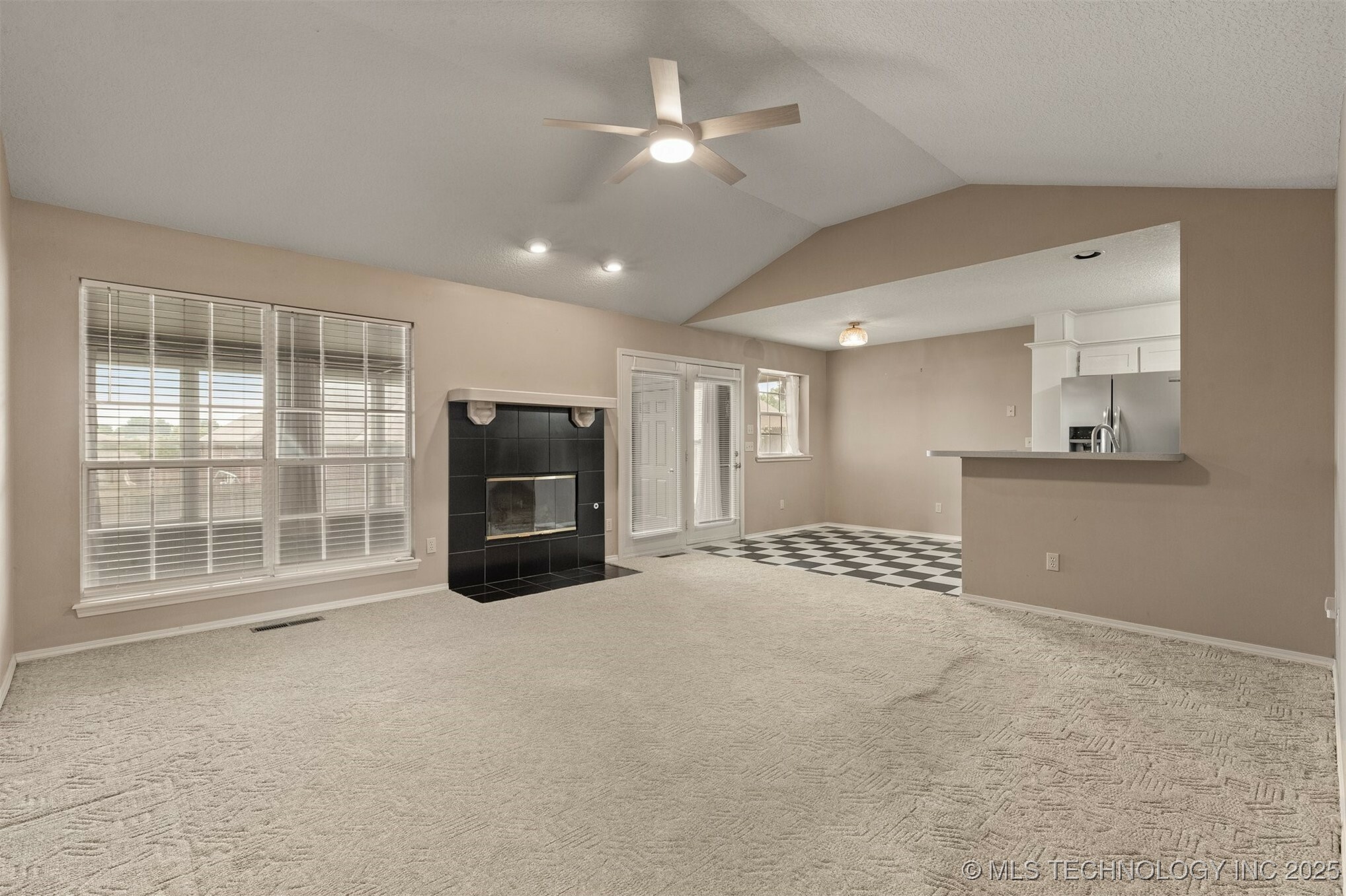 Property Photo: 1074 E 133rd Street OK 74033