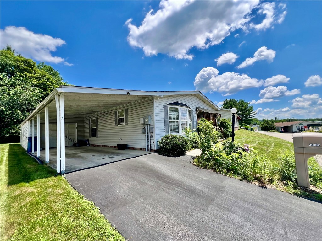 Property Photo: 39102 Marisa Ct PA 15239