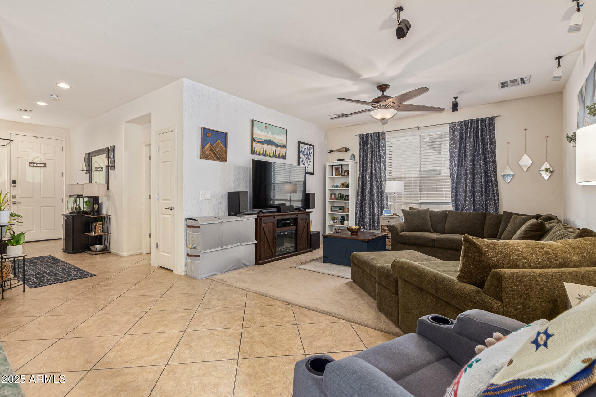 Property Photo: 21091 E Pickett Street AZ 85142