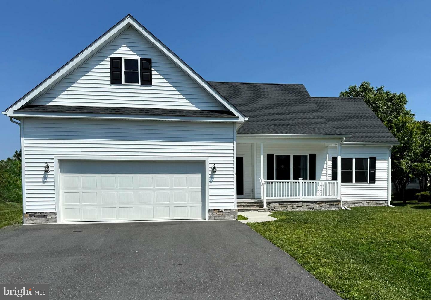 Property Photo: 4 Plantation Court DE 19970