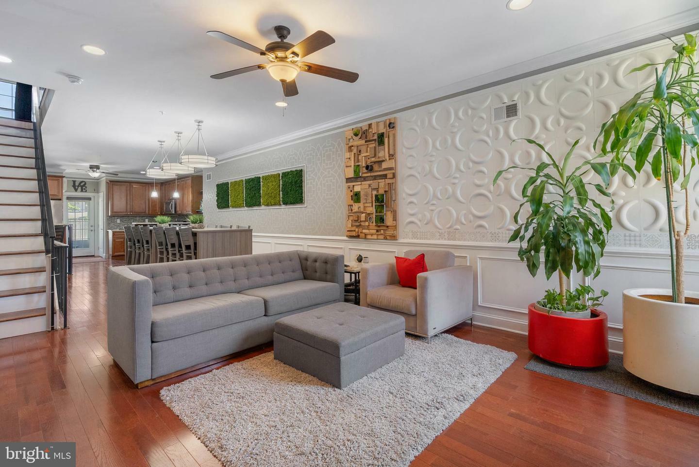 535 Mifflin Street  Philadelphia PA 19148 photo