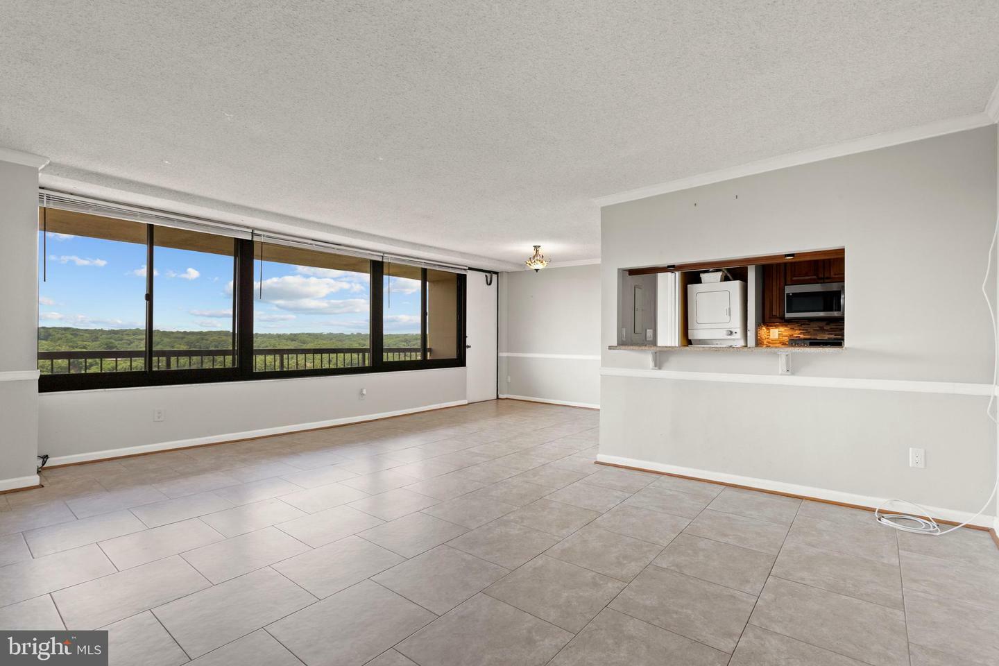 5500 Holmes Run Parkway 1517  Alexandria VA 22304 photo