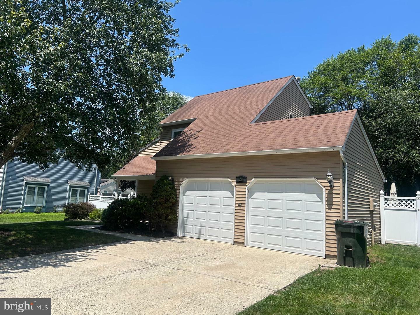 20 Concord Circle  Howell NJ 07731 photo