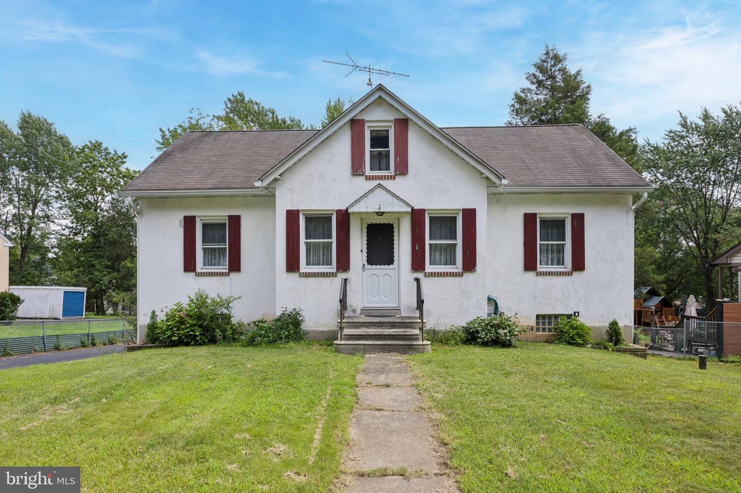 Property Photo: 1151 Fitzwatertown Road PA 19001