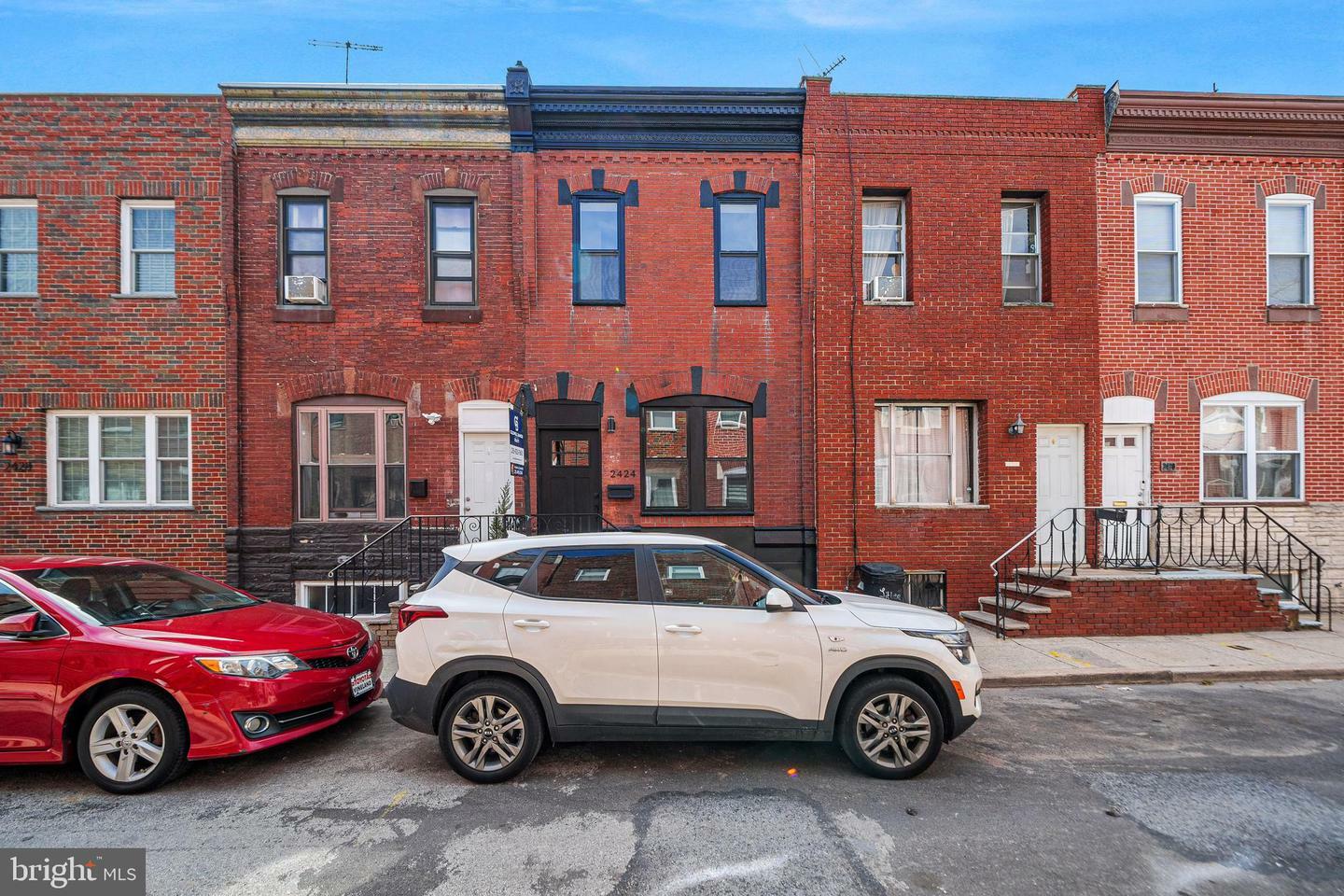 2424 S Iseminger Street  Philadelphia PA 19148 photo