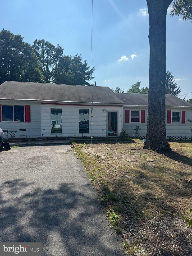 Property Photo: 9 Winnebago Trail NJ 08015