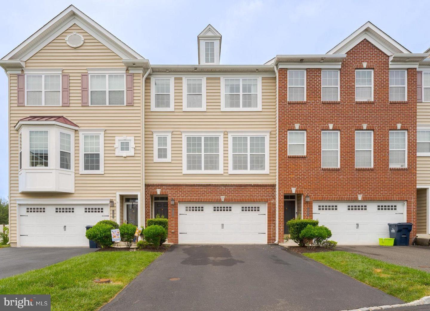 Property Photo: 37 Rosy Ridge Court PA 18969