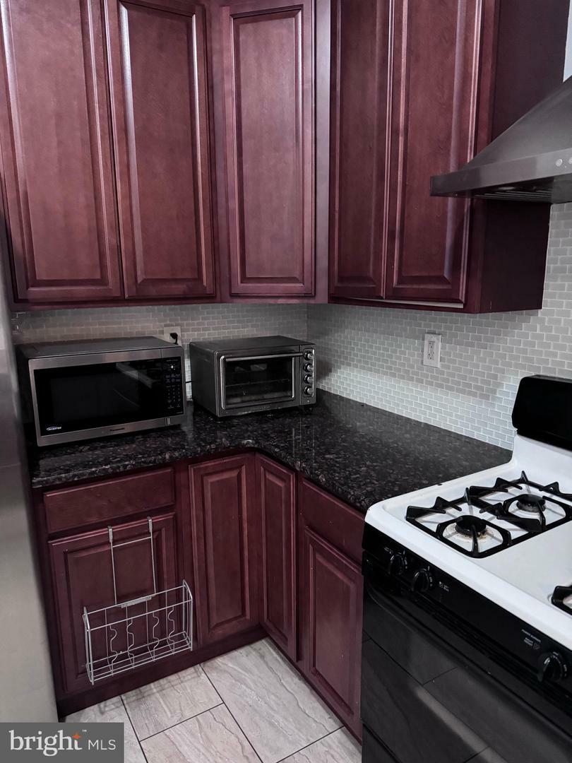 Property Photo: 3211 W Oxford Street PA 19121