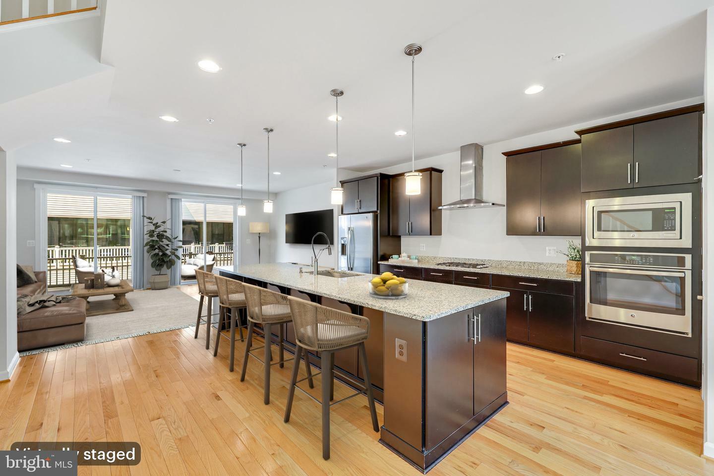 Property Photo: 43372 Whitehead Terrace VA 20148
