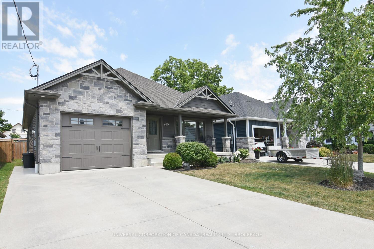 Property Photo:  269 East Sydenham Street East  ON N5H 1M3 