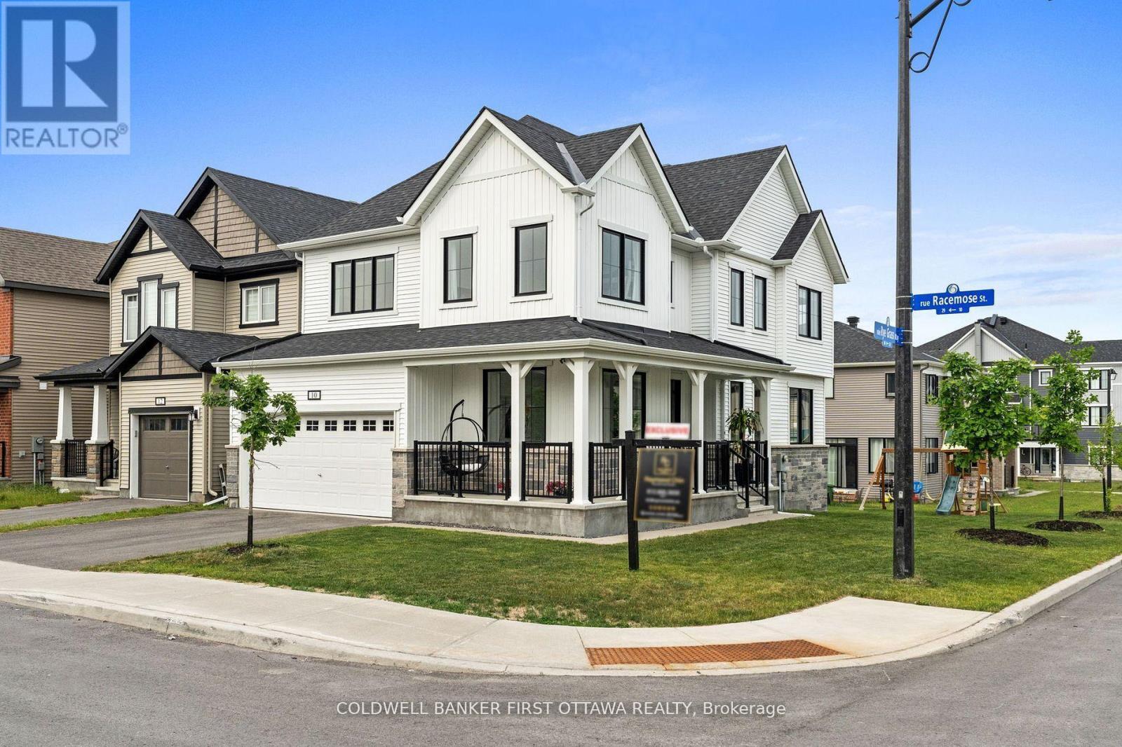 Photo de la propriété: 10 Racemose Street ON K2J 6Z9