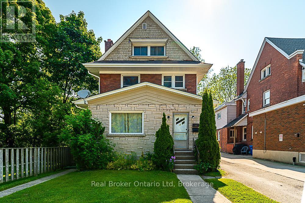 Property Photo:  679 2nd Avenue East  ON N4K 2G7 