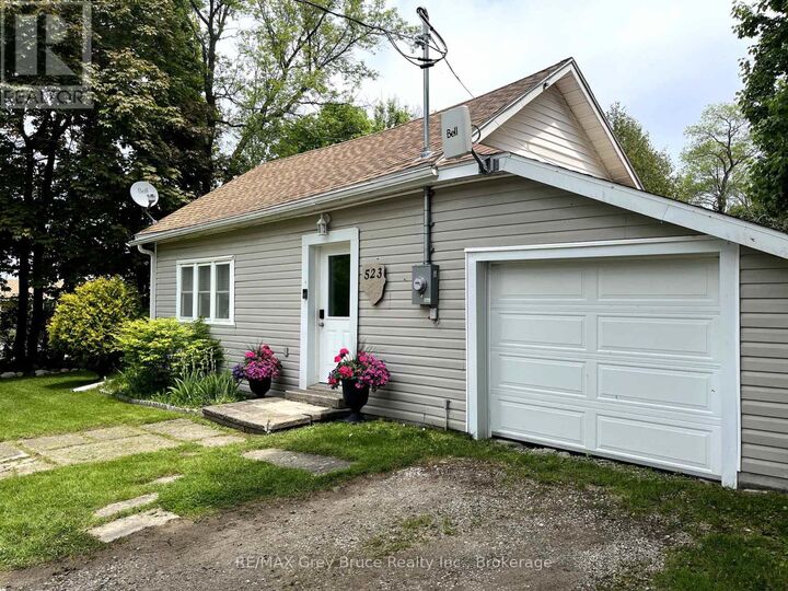 Property Photo: 523 Tyson Street ON N0H 2T0