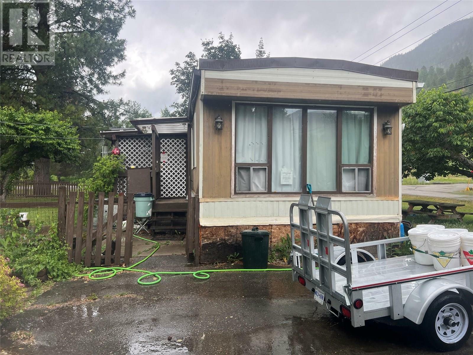 Property Photo: 1932 Brilliant Road BC V1N 4K2