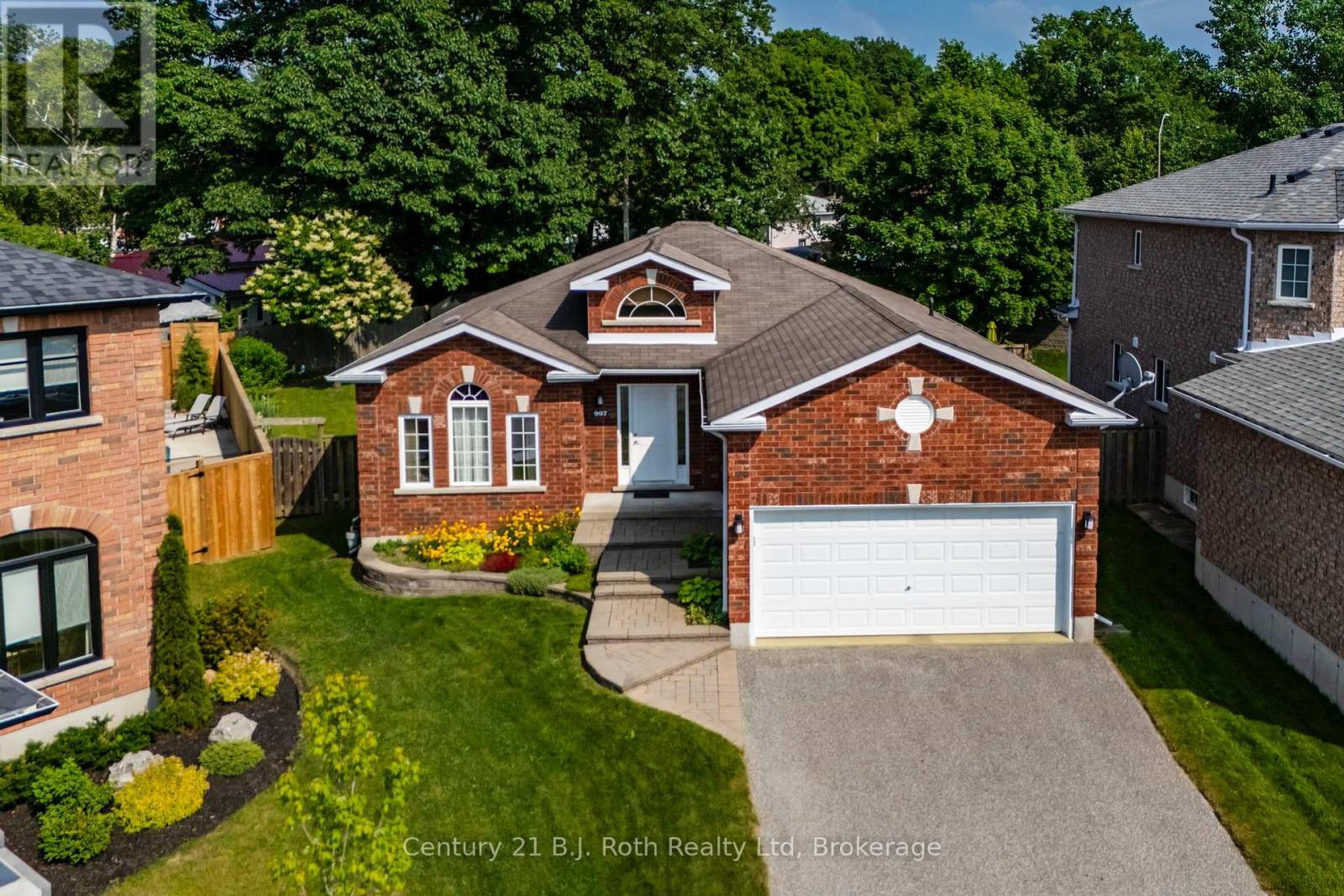 997 Whitney Crescent  Midland ON L4R 5N3 photo
