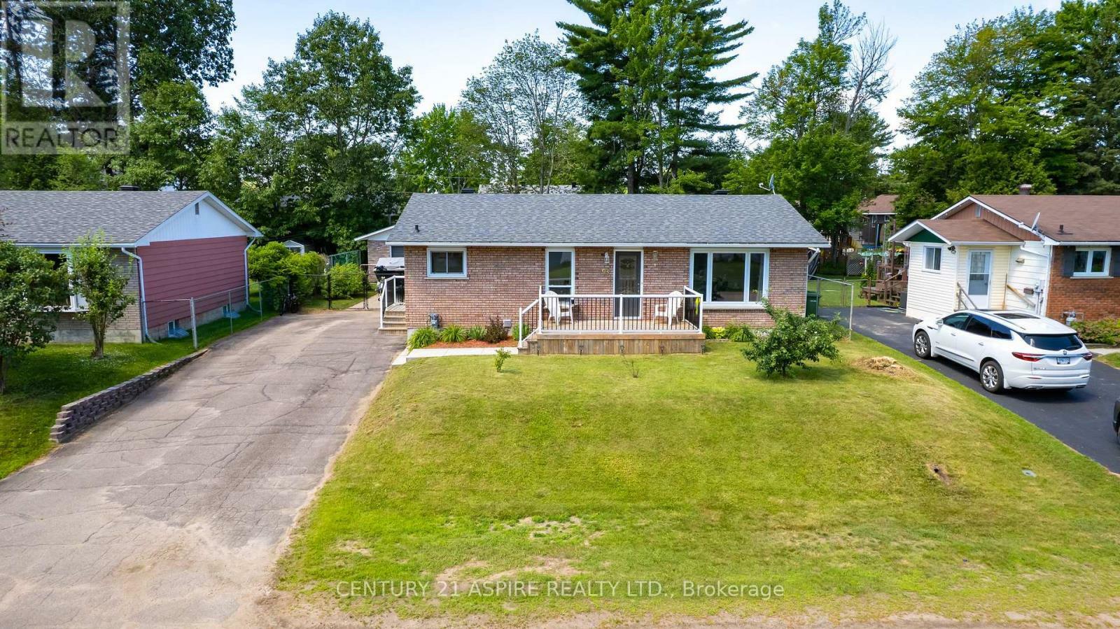 Property Photo: 93 Hemlock Street ON K8H 3C3