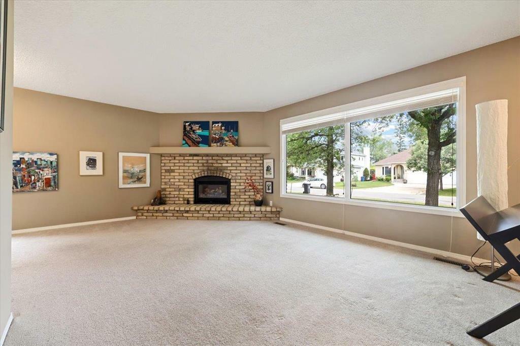 Property Photo: 280 Glenway Avenue MB R2G 1H2