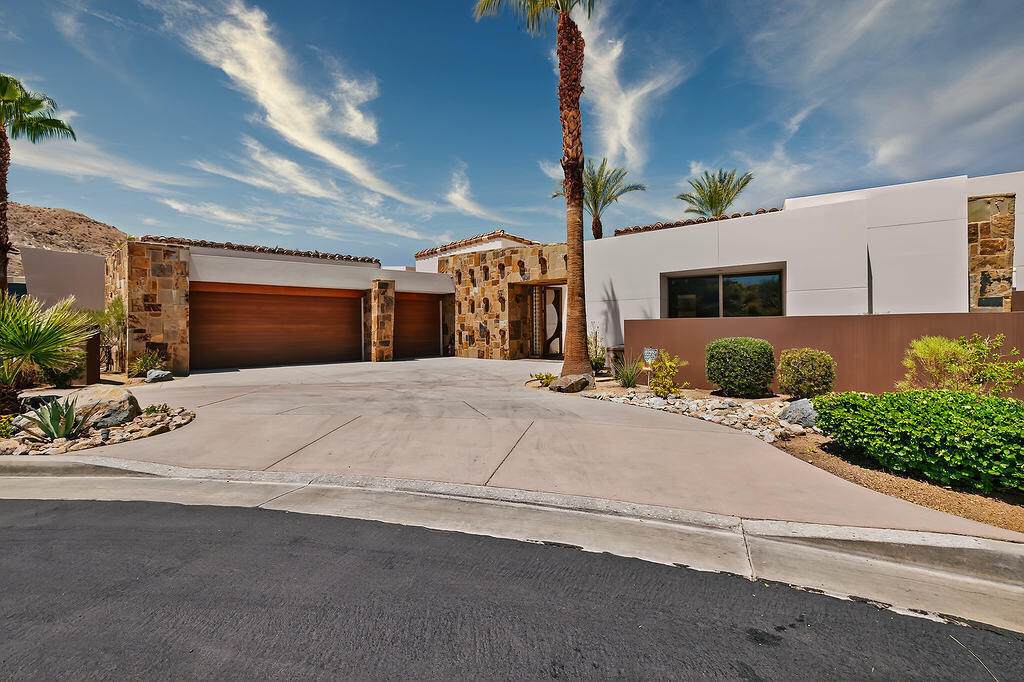 Property Photo: 9 Rockcrest CA 92270