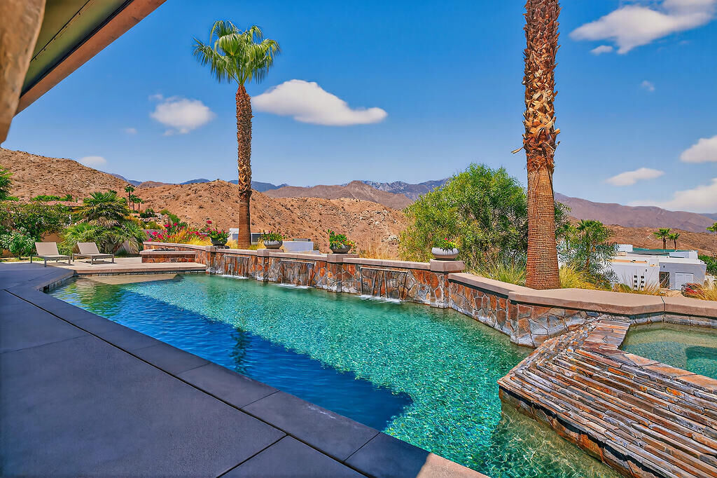 Property Photo: 9 Rockcrest CA 92270