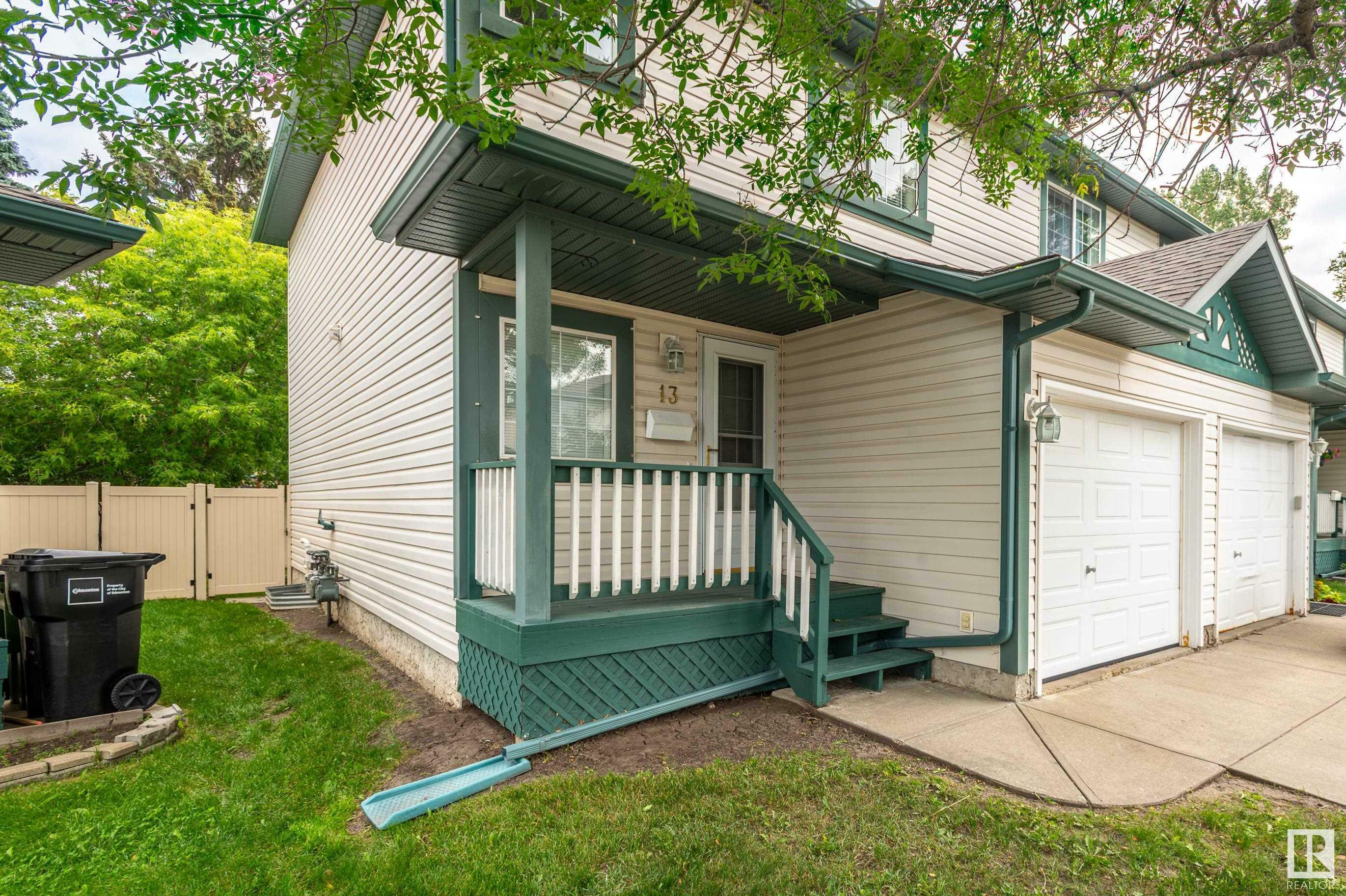 Photo de la propriété: 15215 126 Street NW 13 AB T5X 5Z3