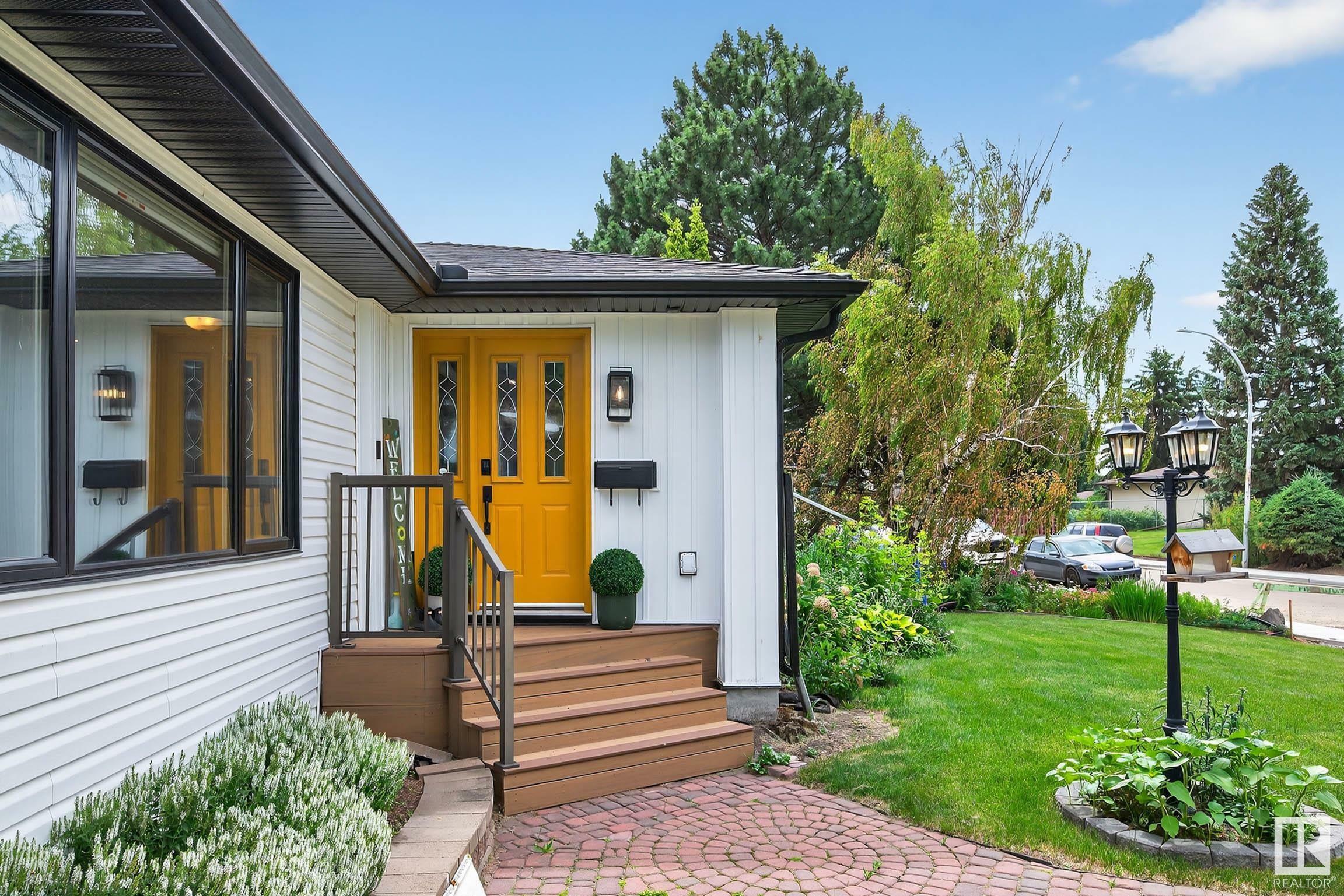 Property Photo: 9631 67A Street NW AB T6B 1R9