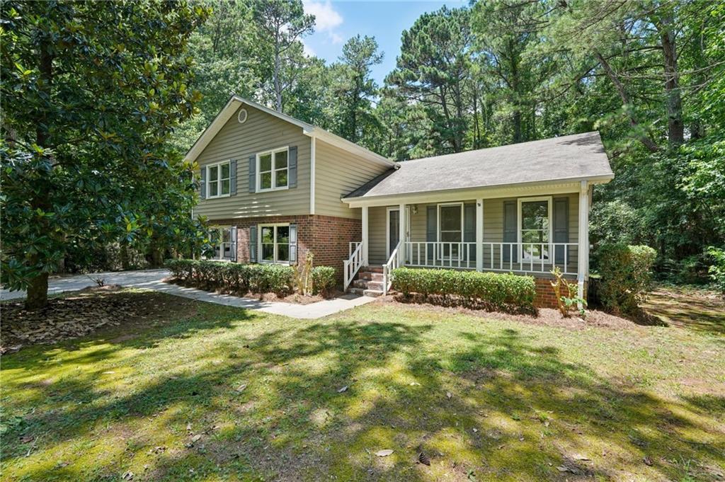 Property Photo:  125 Summit Court  GA 30214 