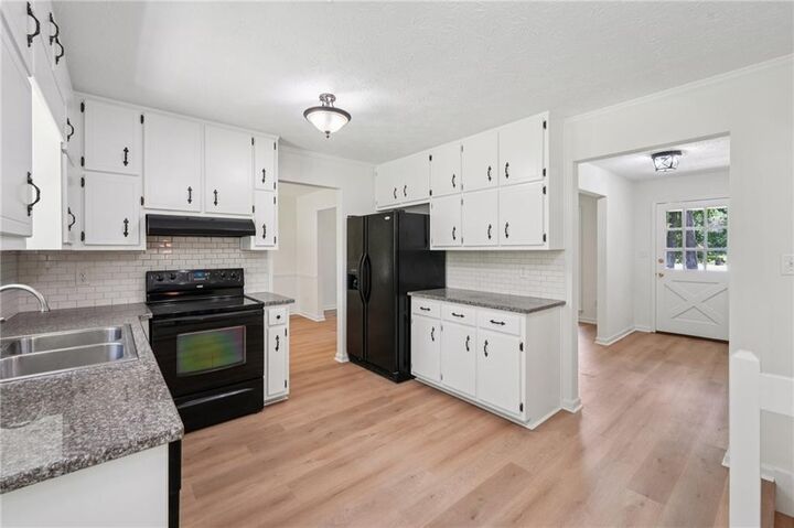 Property Photo: 125 Summit Court GA 30214