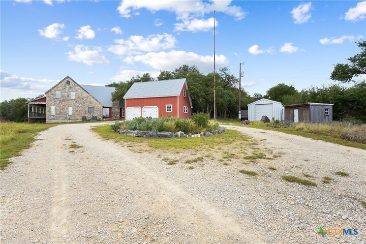 Property Photo: 700 Camino De Rancho TX 78676