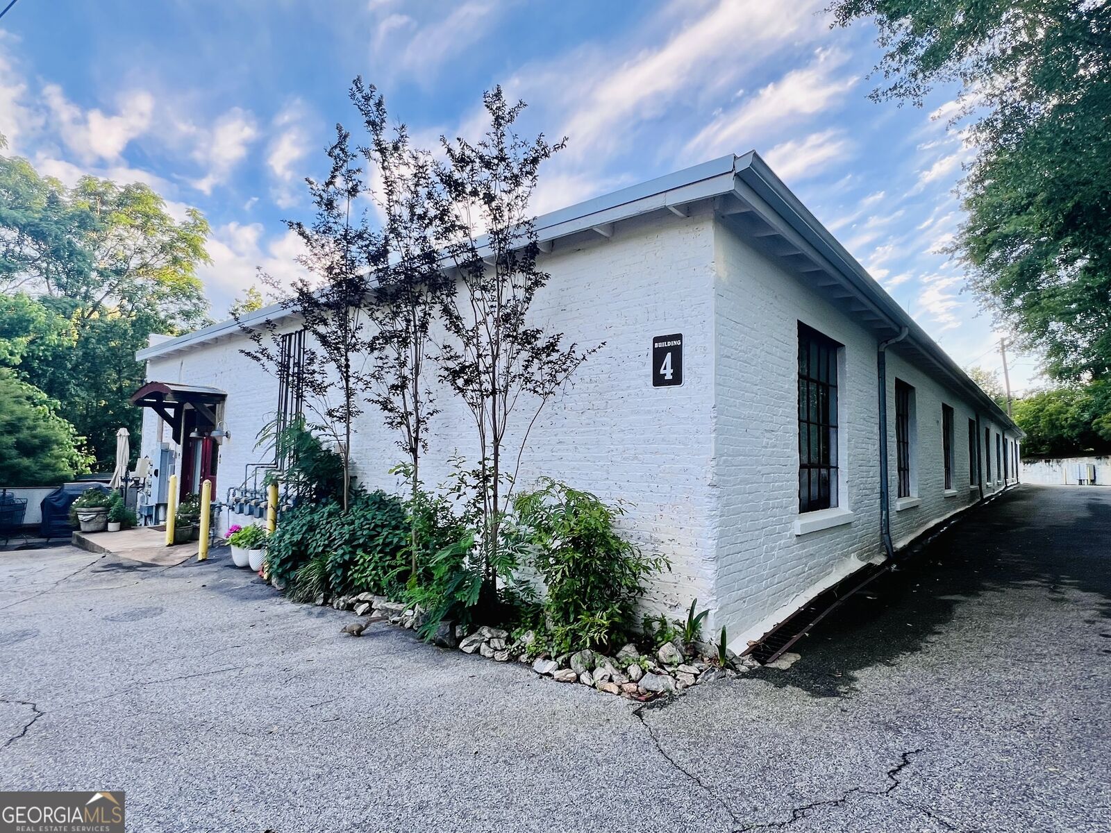 Property Photo:  585 White Circle 406  GA 30605 