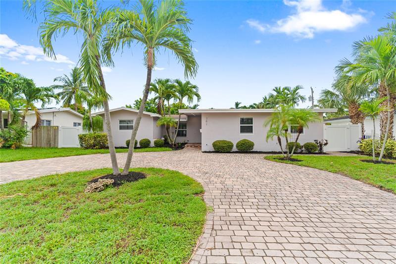 Property Photo: 261 SE 8th St FL 33060
