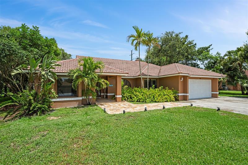 Property Photo: 1440 Chapparel Way FL 33414