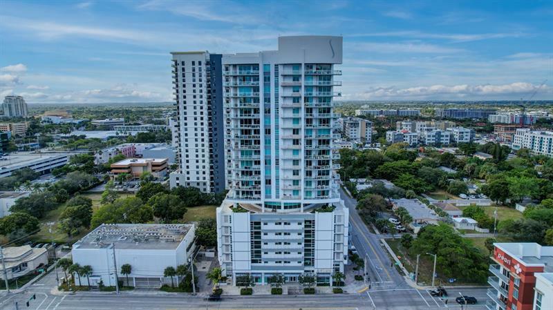 Property Photo: 315 NE 3rd Ave 902 FL 33301
